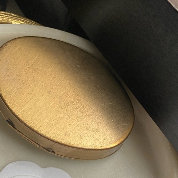 Mother of Pearl antique powder box WITH original powder inside - Picture 11 of 13